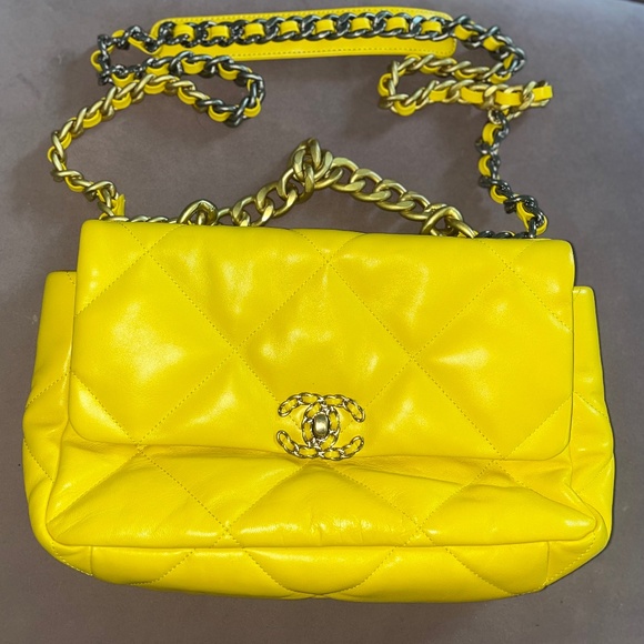 CHANEL 19 Medium Flap Bag - Mustard - Picture 1 of 4